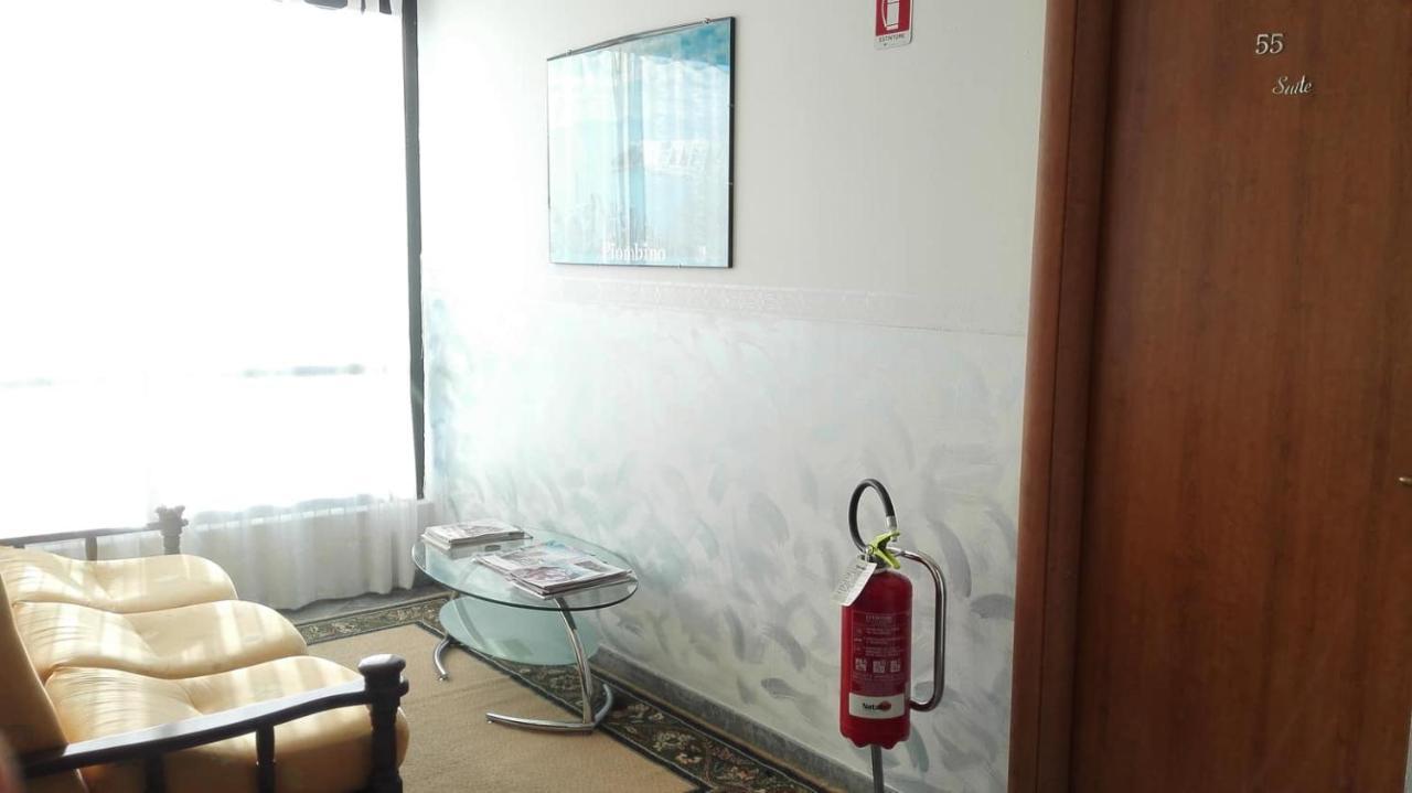 Hotel Esperia Piombino Extérieur photo